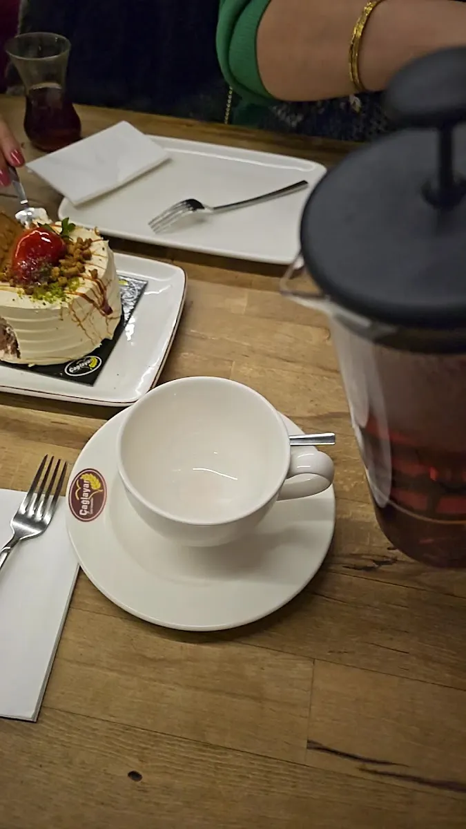 100. Yıl Kahve Sokağı Cafe & Restaurant — photo 3