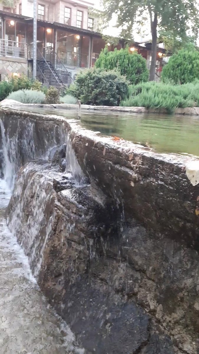 12 Şubat Kurtuluş Parkı — fotoğraf 2