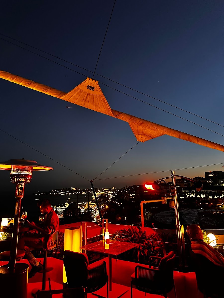 16 Roof Bar & Restaurant - Swissotel The Bosphorus — fotoğraf 2