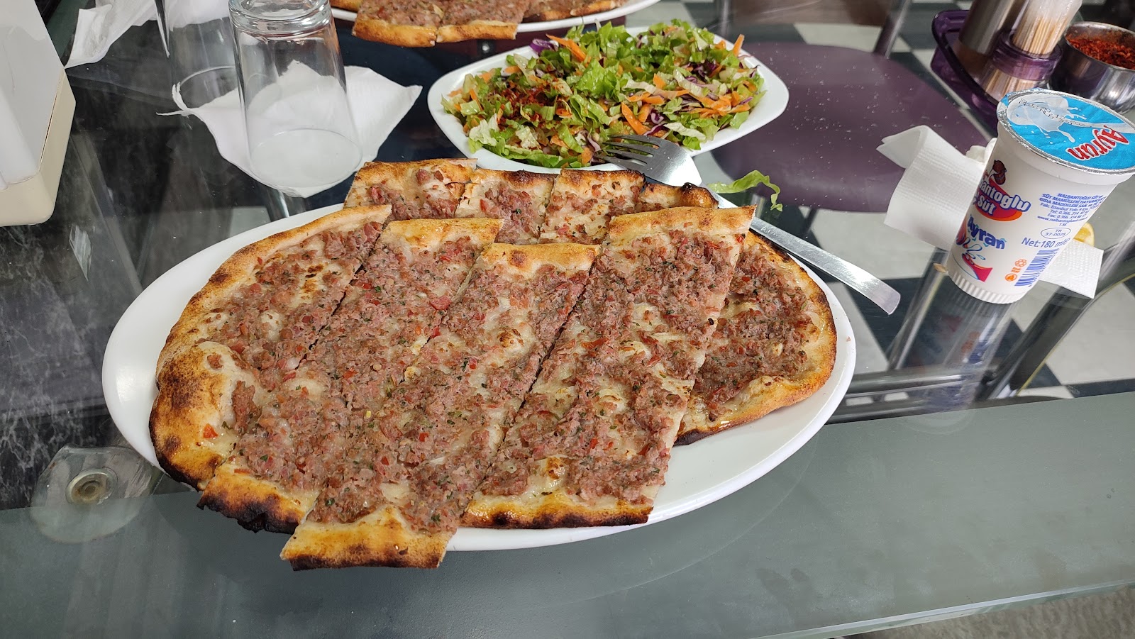 2001 Pide Salonu — fotoğraf 2