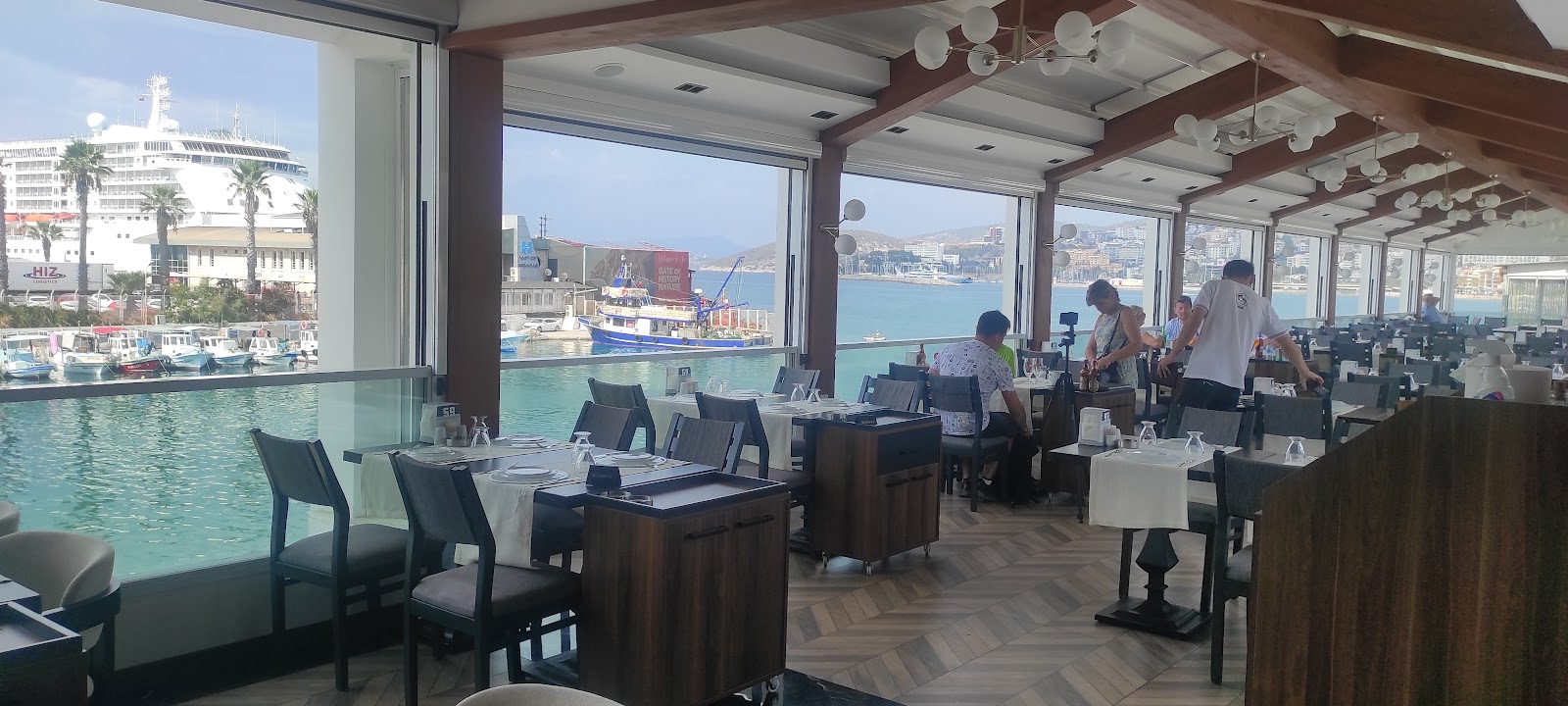 4 Brothers Dedem K. Restaurant — fotoğraf