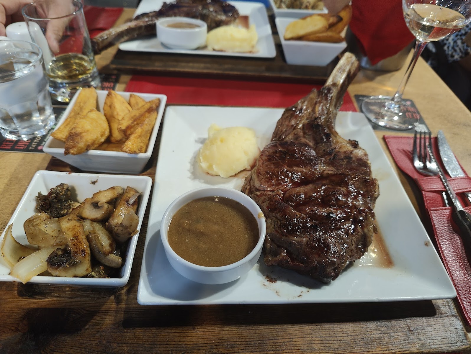 4 Brothers Dedem K. Restaurant — fotoğraf 10