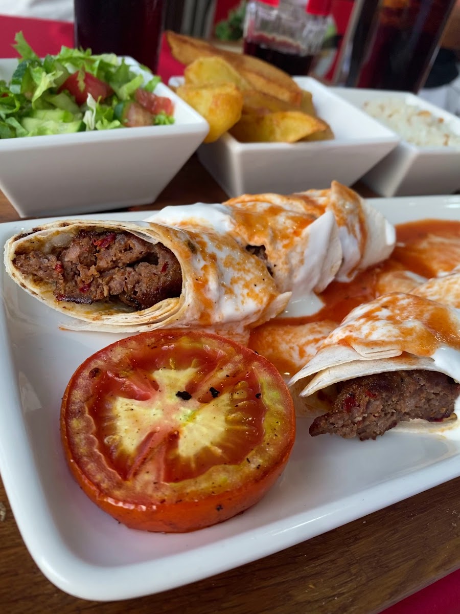 4 Brothers Dedem K. Restaurant — fotoğraf 3