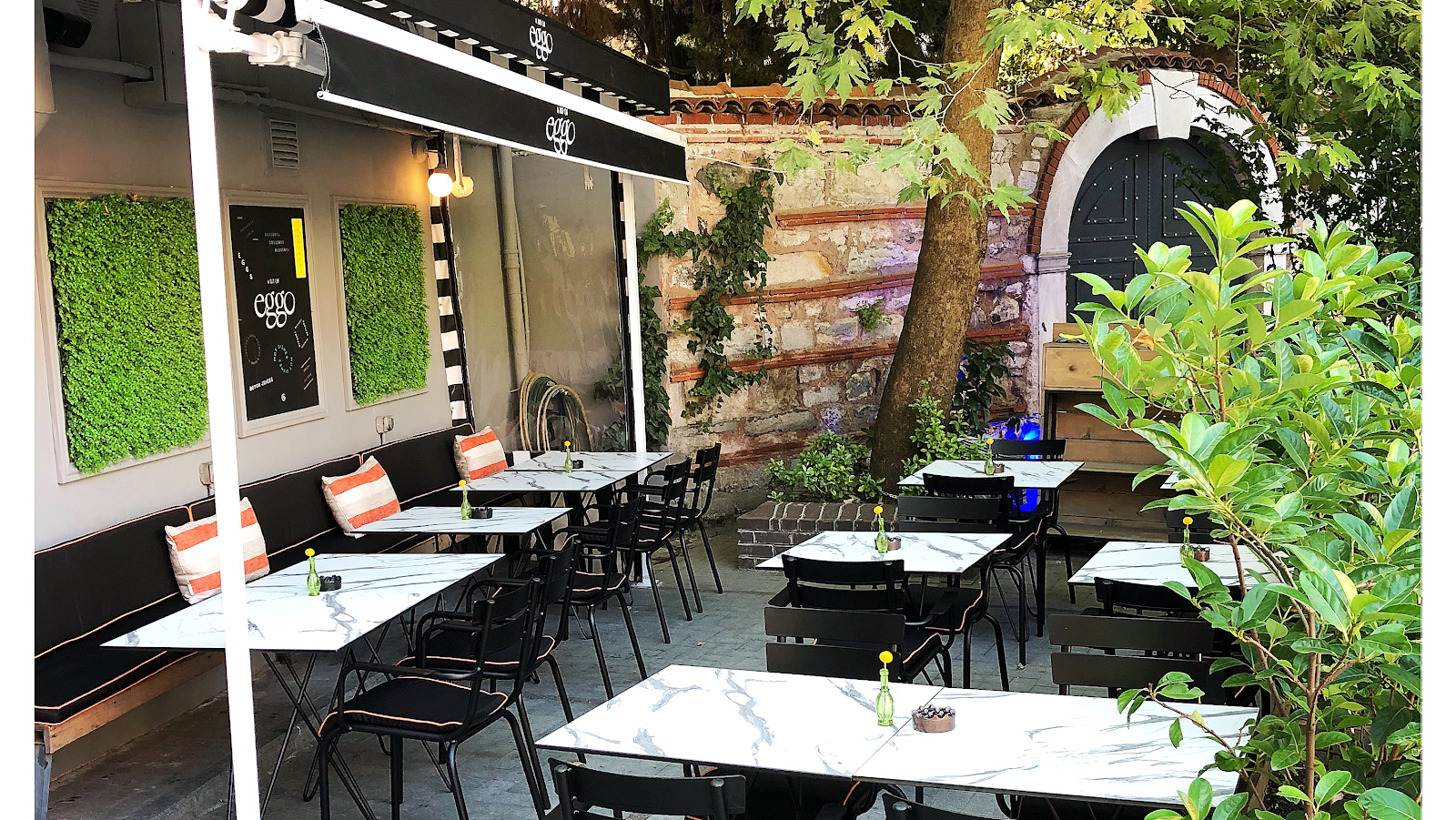 A Bit Of Eggo — fotoğraf 1