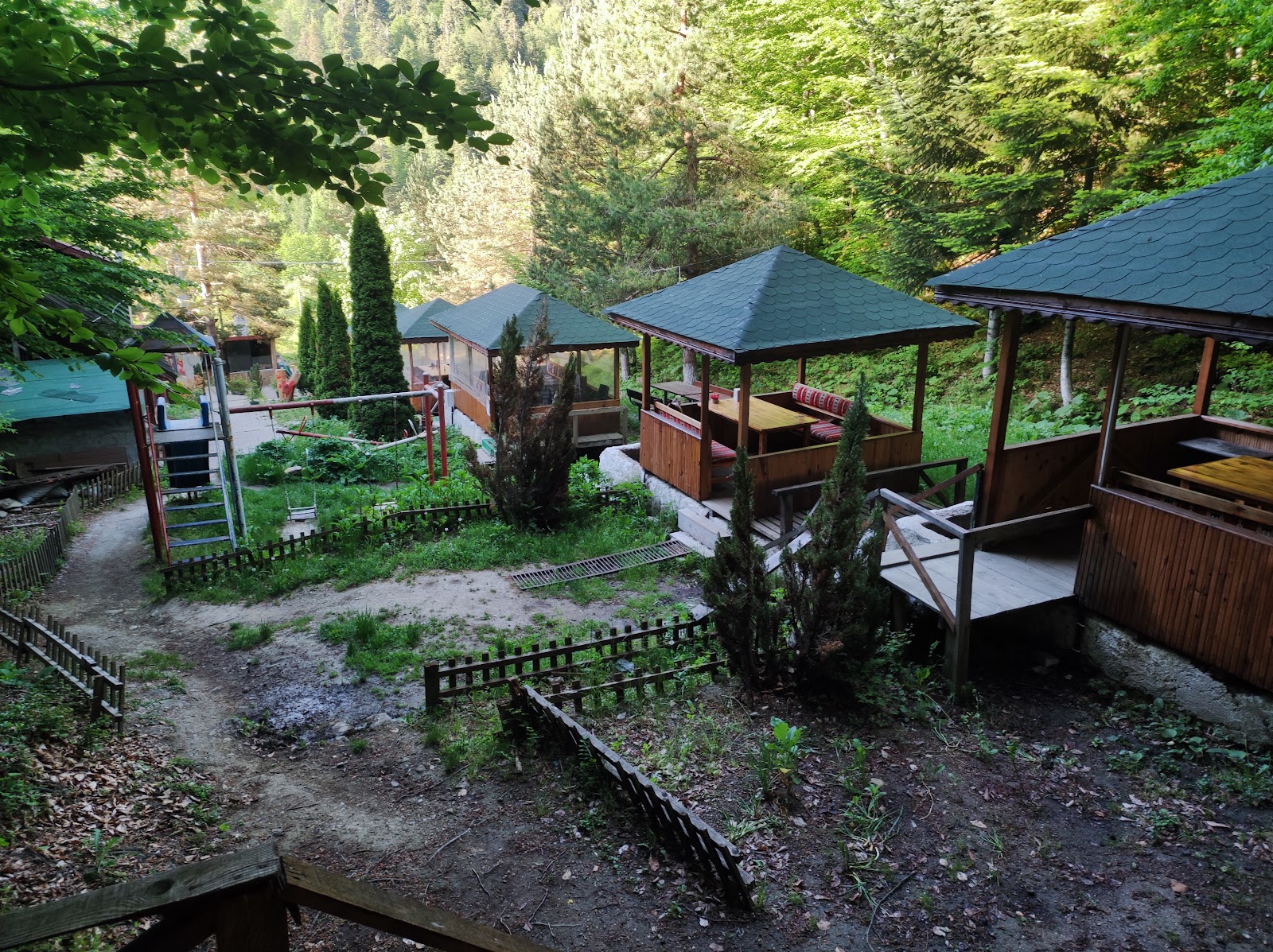 Abant Havuzbaşı Restaurant - Kahvaltı - Kuzu Çevirme -Alabalık — fotoğraf 5