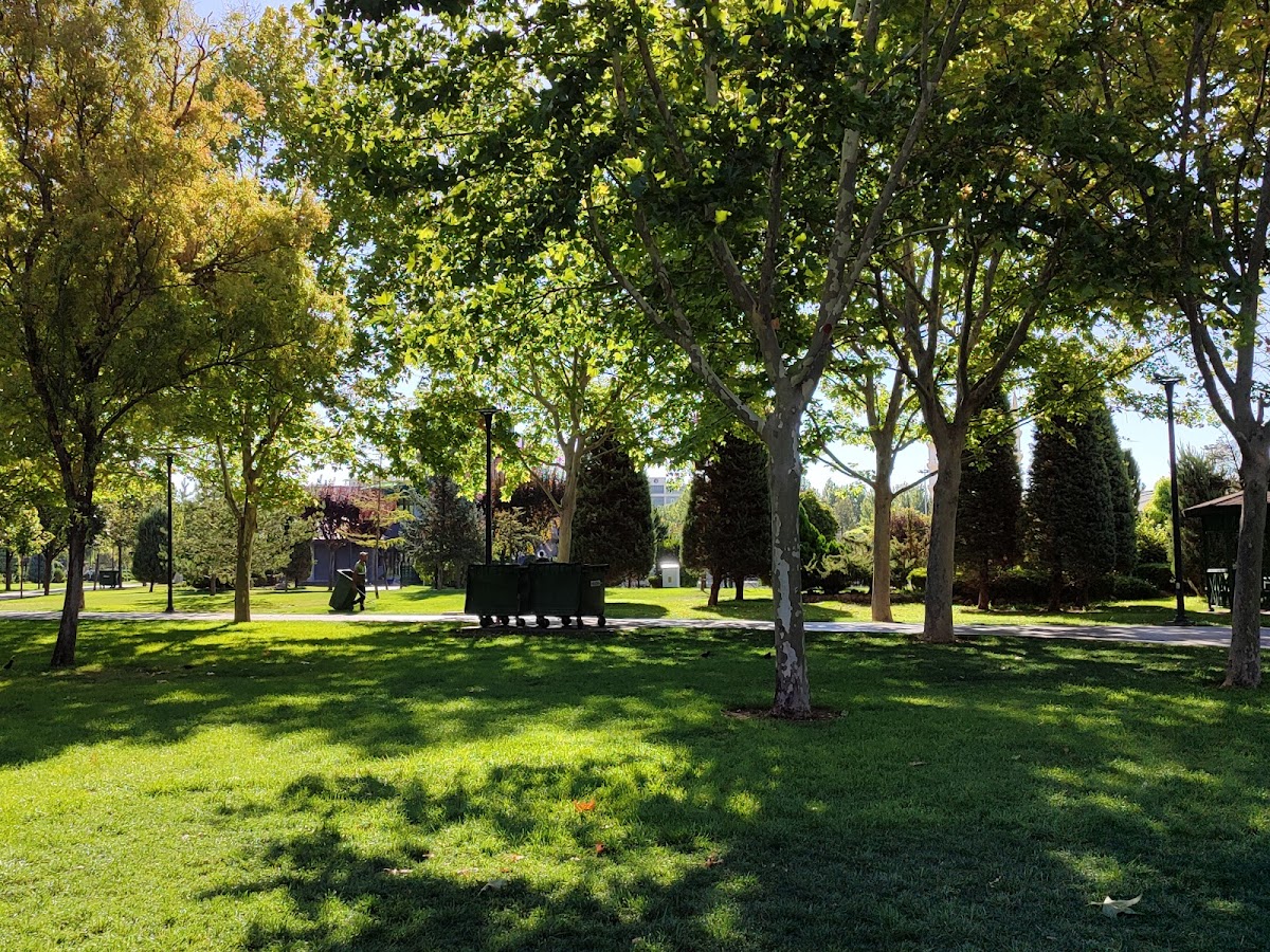 Adalet Parkı — fotoğraf 1