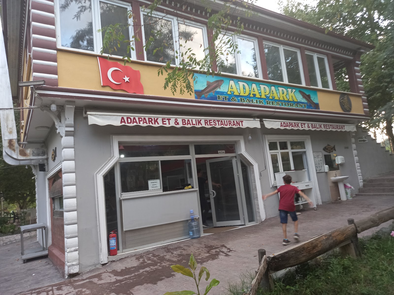 Adapark Et & Balık Restorant Erbaa — fotoğraf