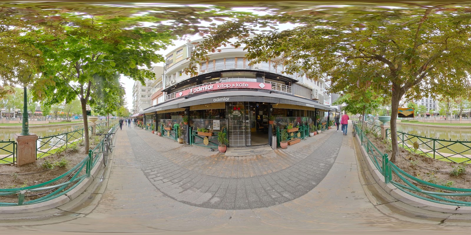 Adımlar Kitap & Kafe/Eskişehir Kitapçı — fotoğraf 8