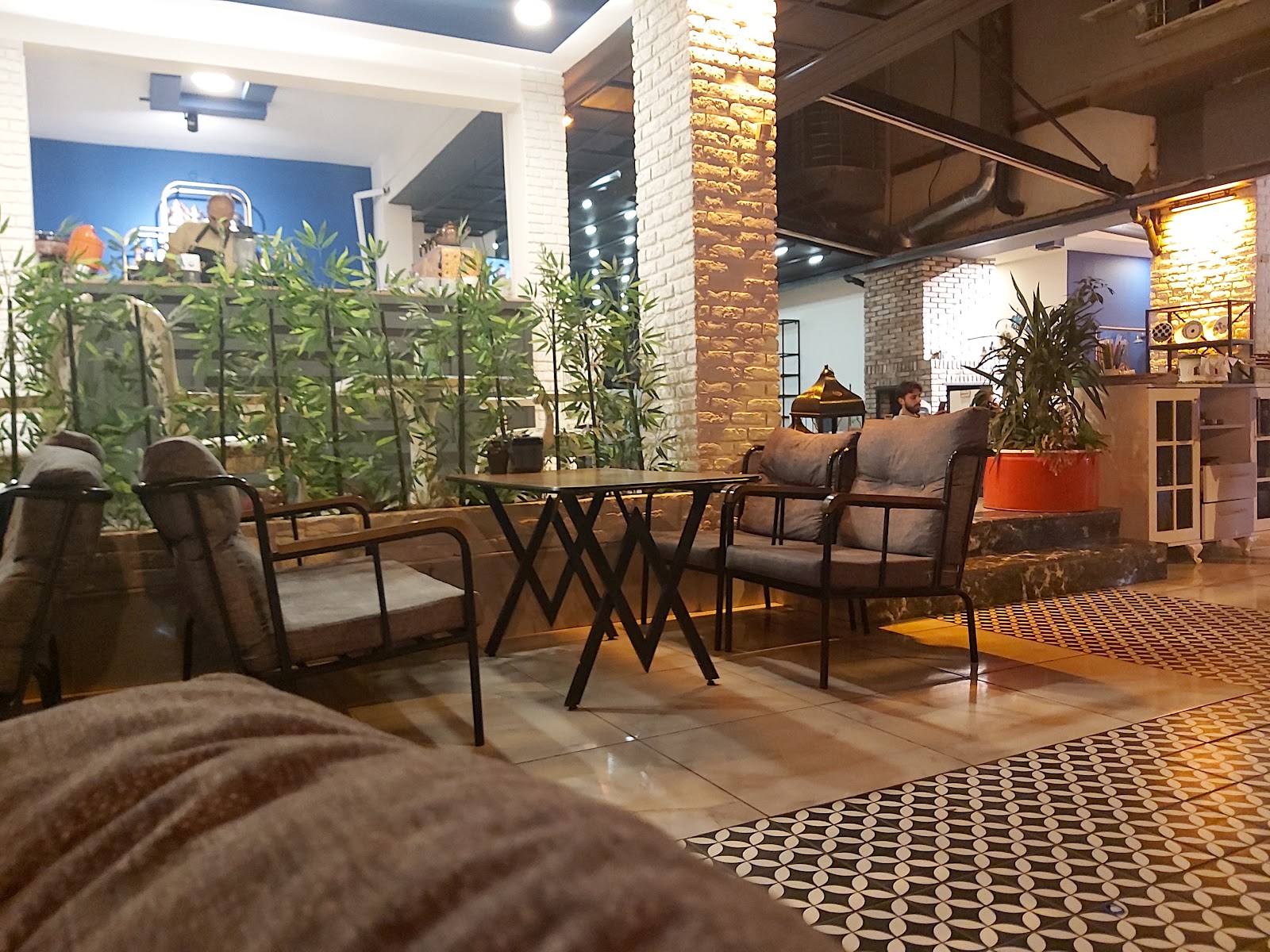 Adonis Cafe — fotoğraf 4