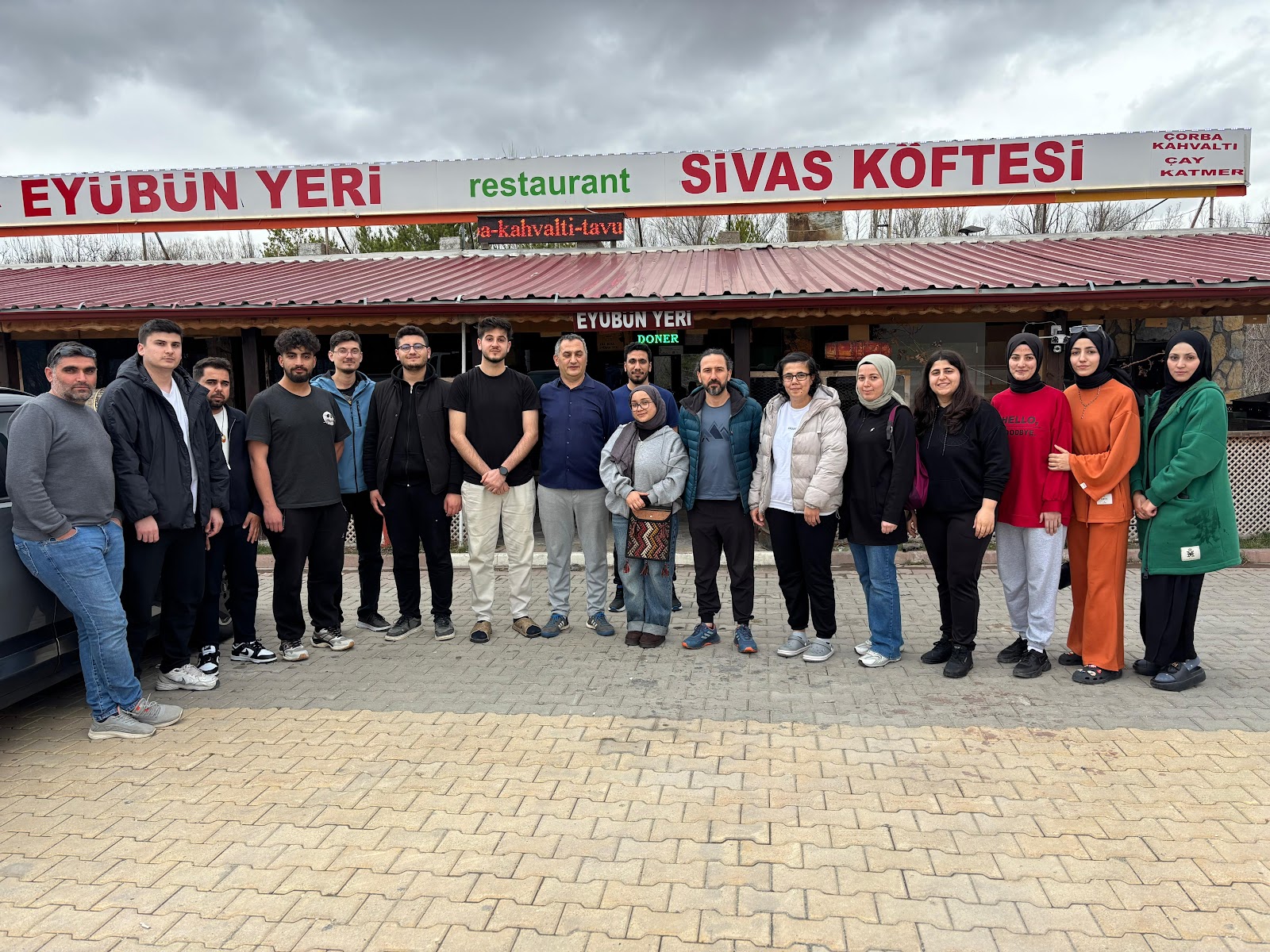 AHABURA EYUBUN YERİ SİVAS KÖFTECİSİ — fotoğraf 2