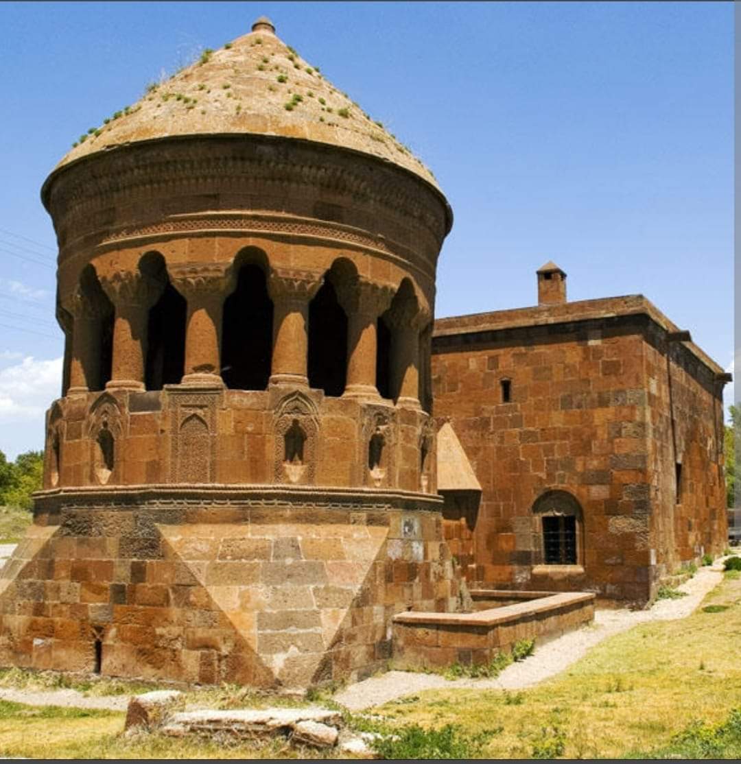 Ahlat Kalesi — fotoğraf 1