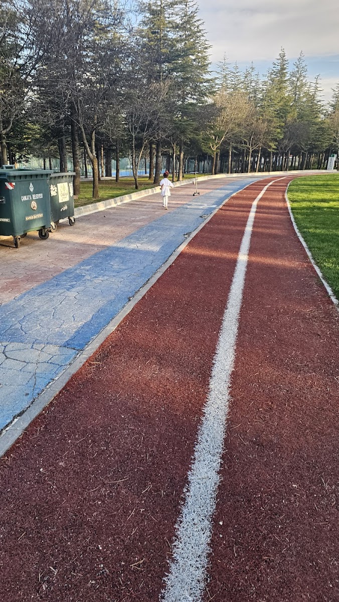 Ahlatlıbel Atatürk Parkı — fotoğraf 2