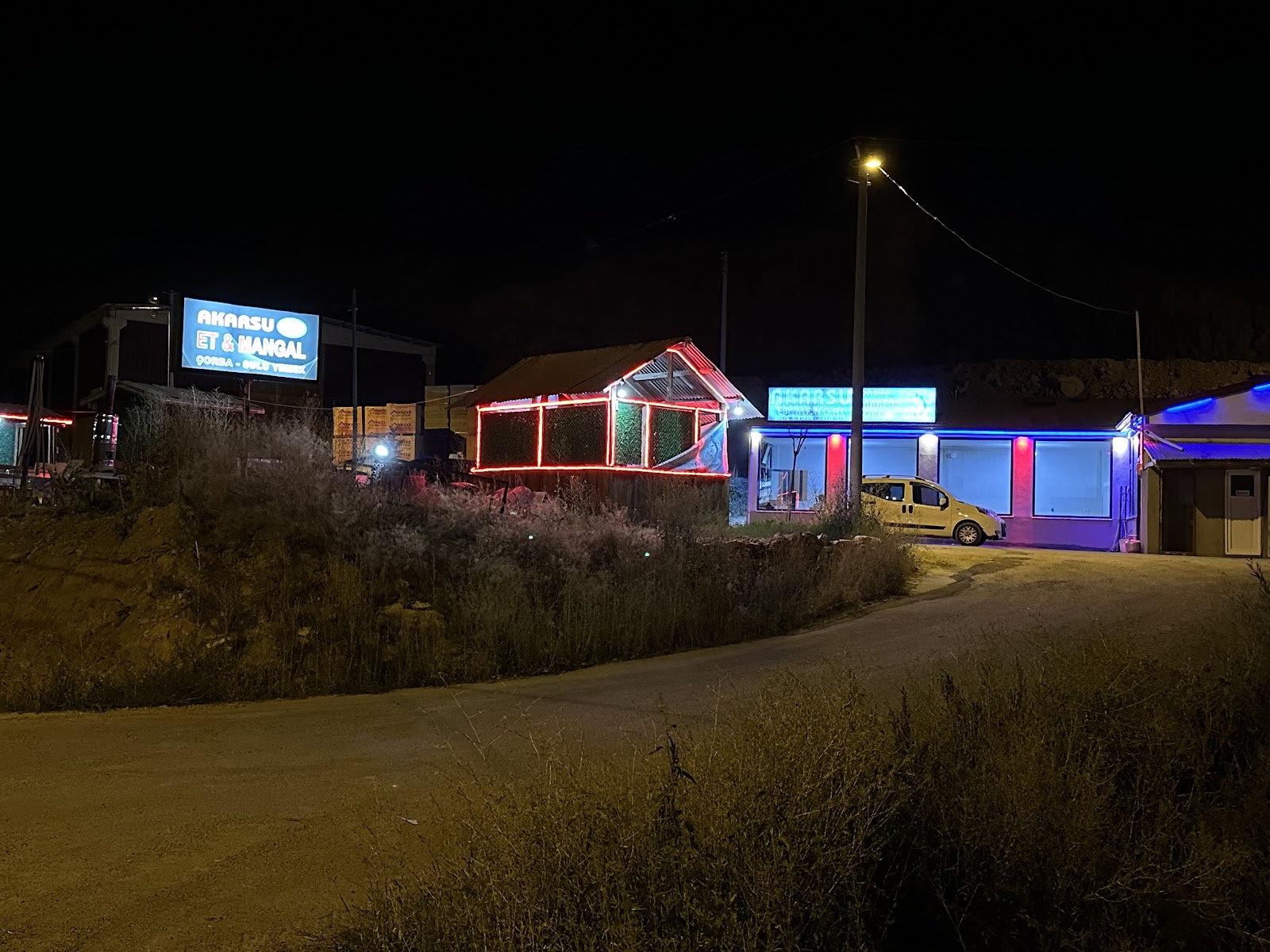 AKARSU CANLI ALABALIK ET MANGAL — fotoğraf 3