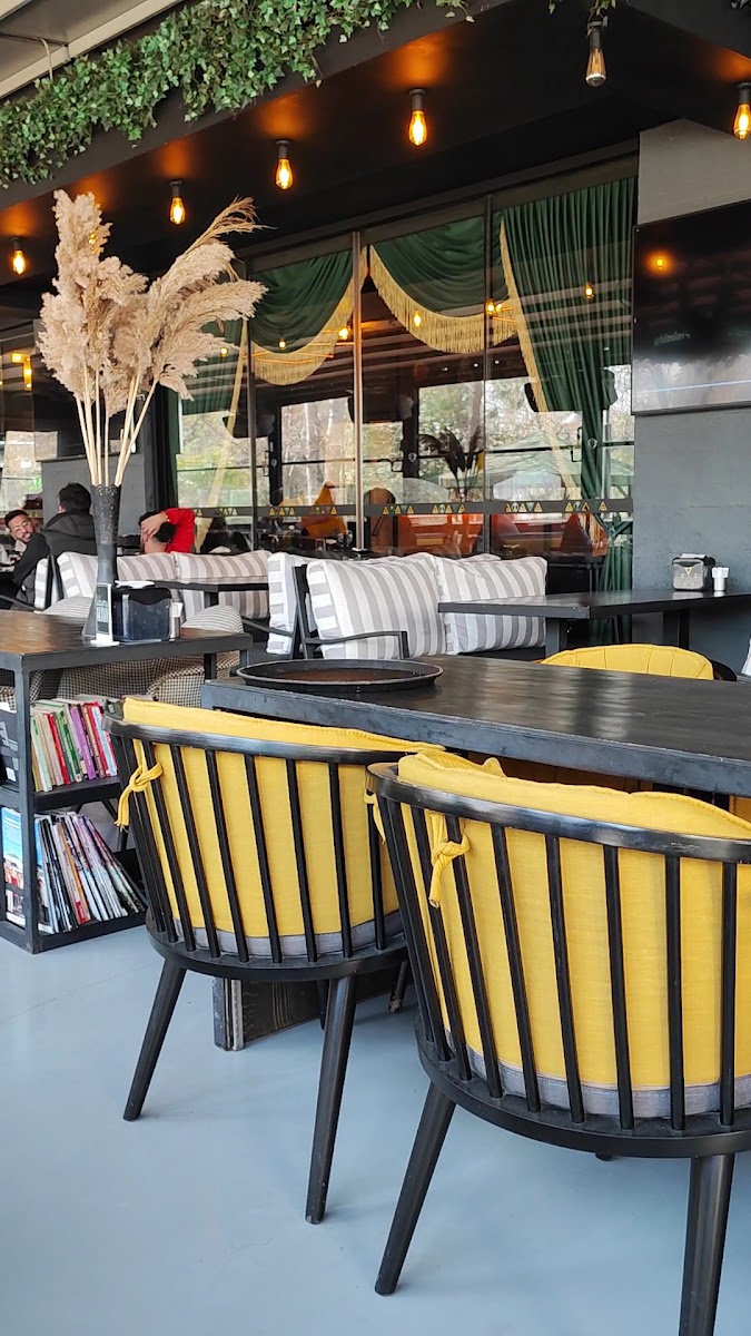 Akava Lounge Food & Drink — fotoğraf 3