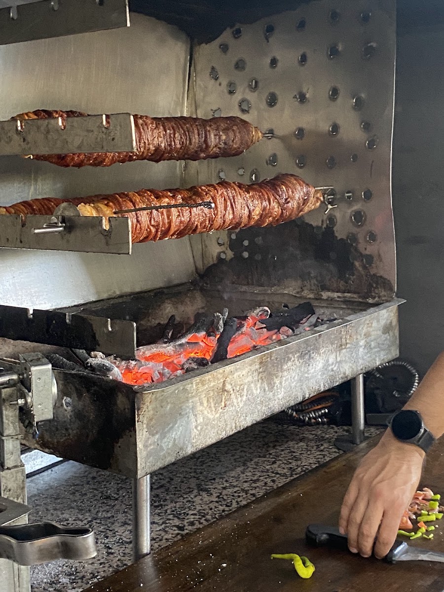 Akın Usta Kokoreç — photo 5