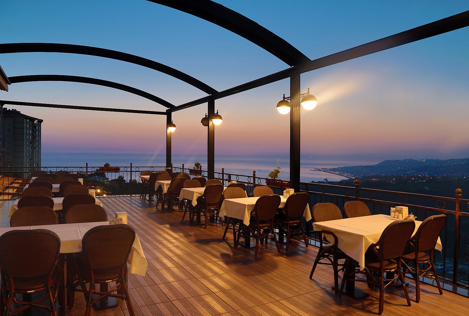 Akpınar Restaurant Akçaabat Köfte — fotoğraf 1