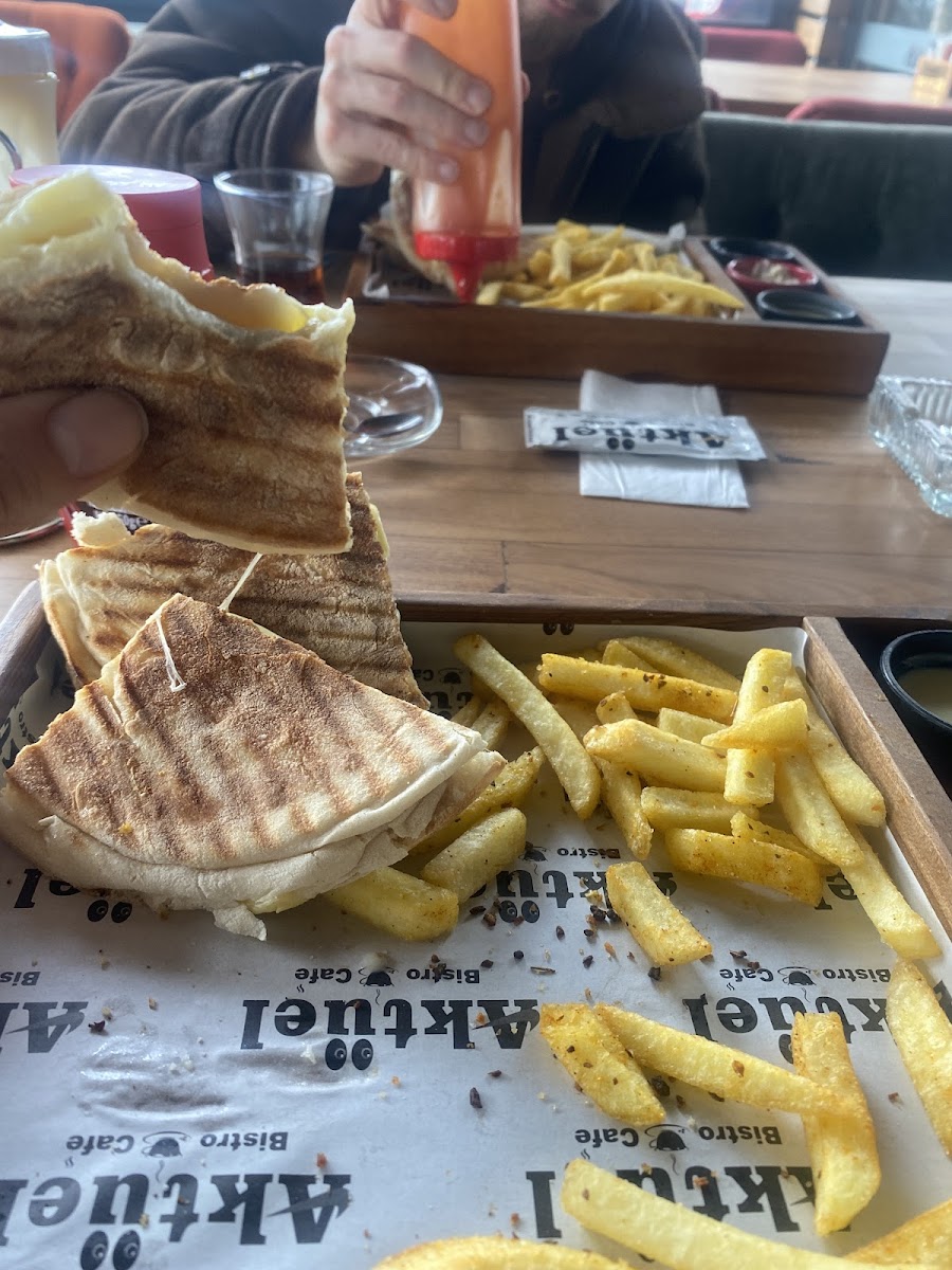Aktüel Cafe Bistro — fotoğraf 2