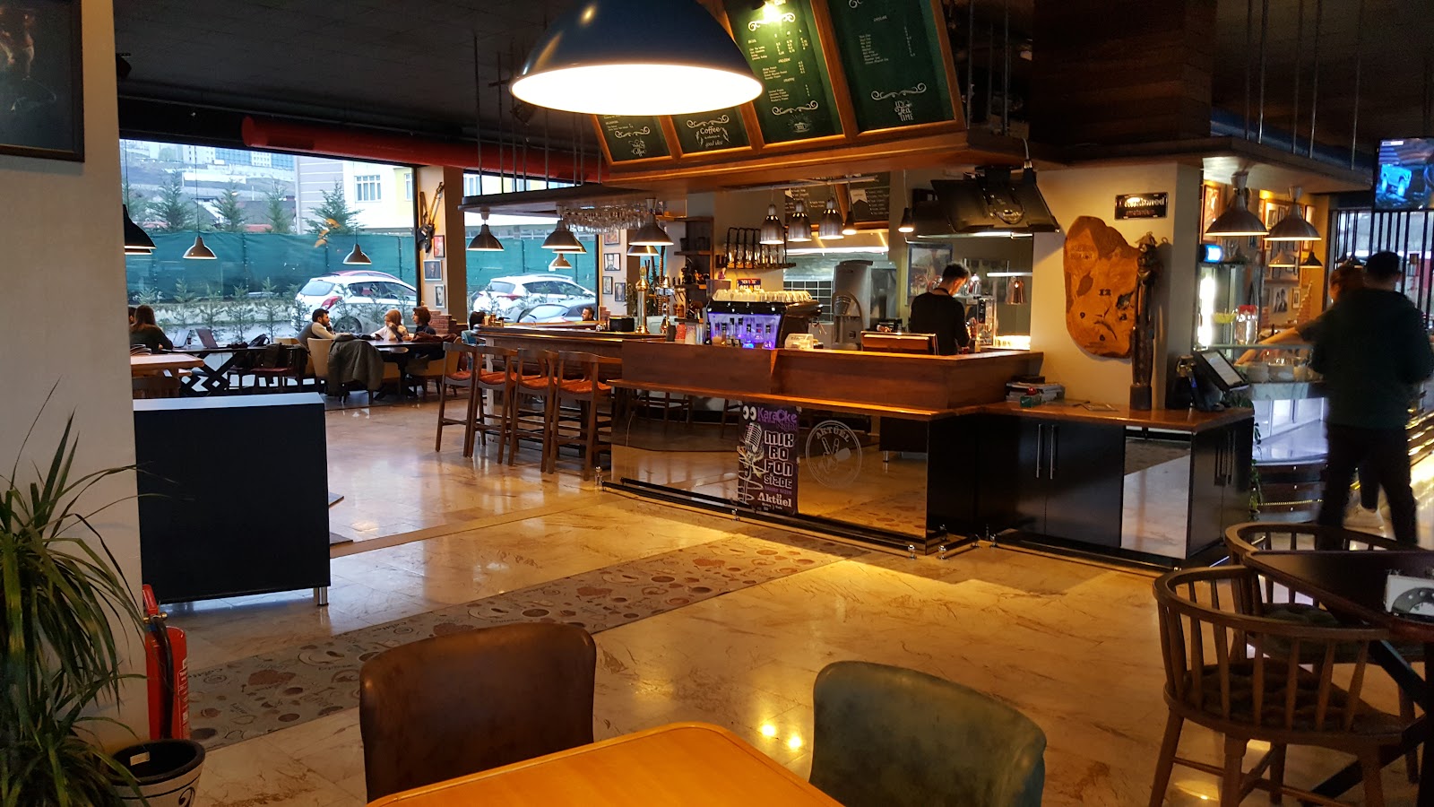 Aktüel Cafe Bistro — fotoğraf 4