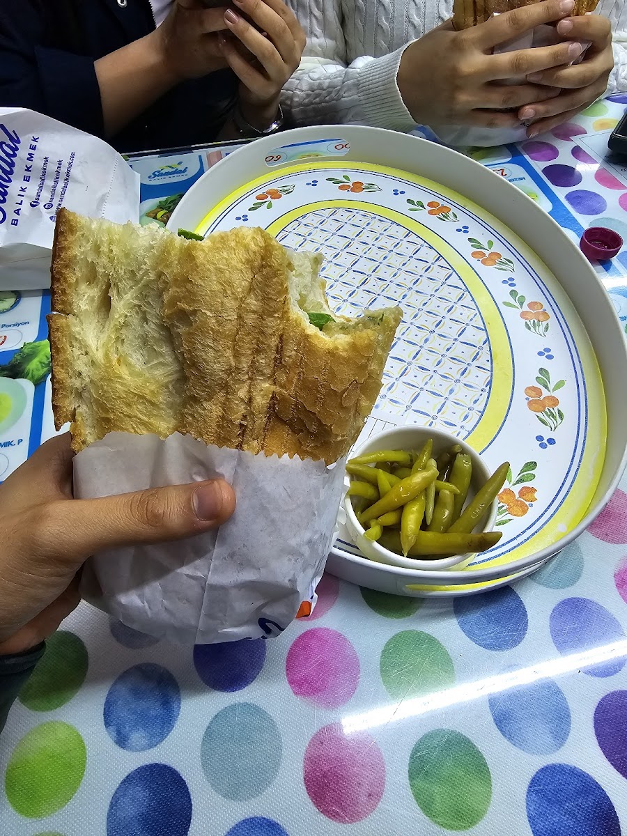 Akyaka'nın Meşhur Balık Restoranı » Sandal Balık Ekmek ® — fotoğraf 2