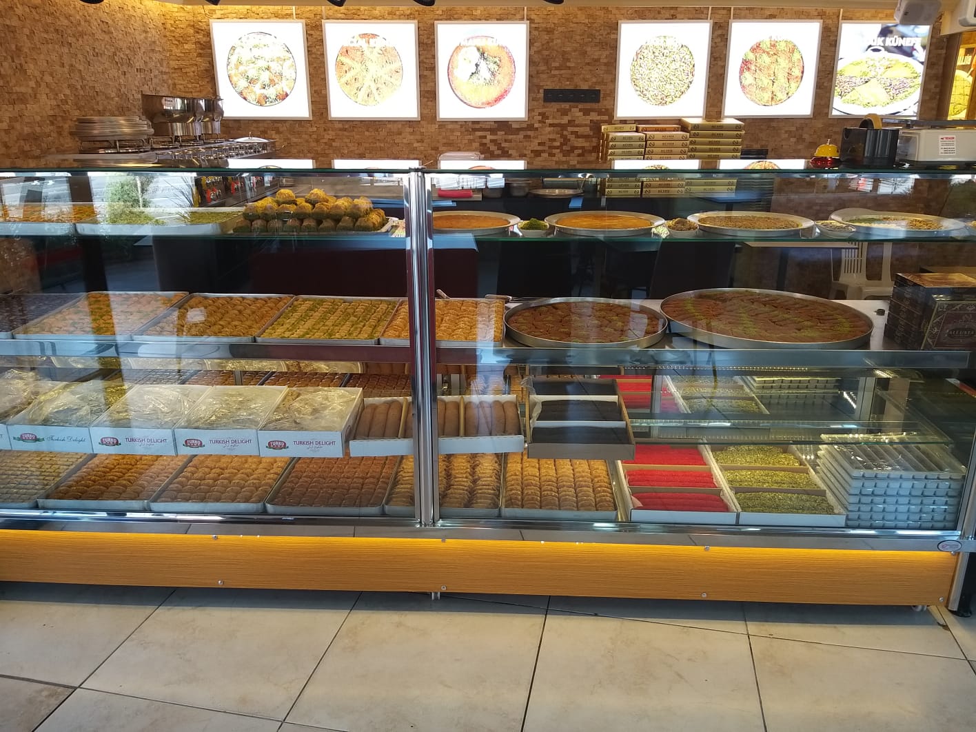 Ali usta kadayıf baklava kunefe istinye — photo
