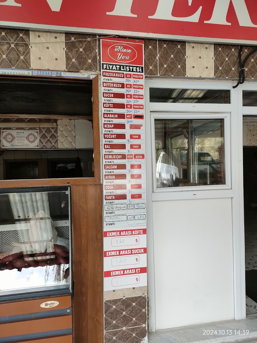 Alinin Yeri Et Ve Canlı Alabalık — fotoğraf 2