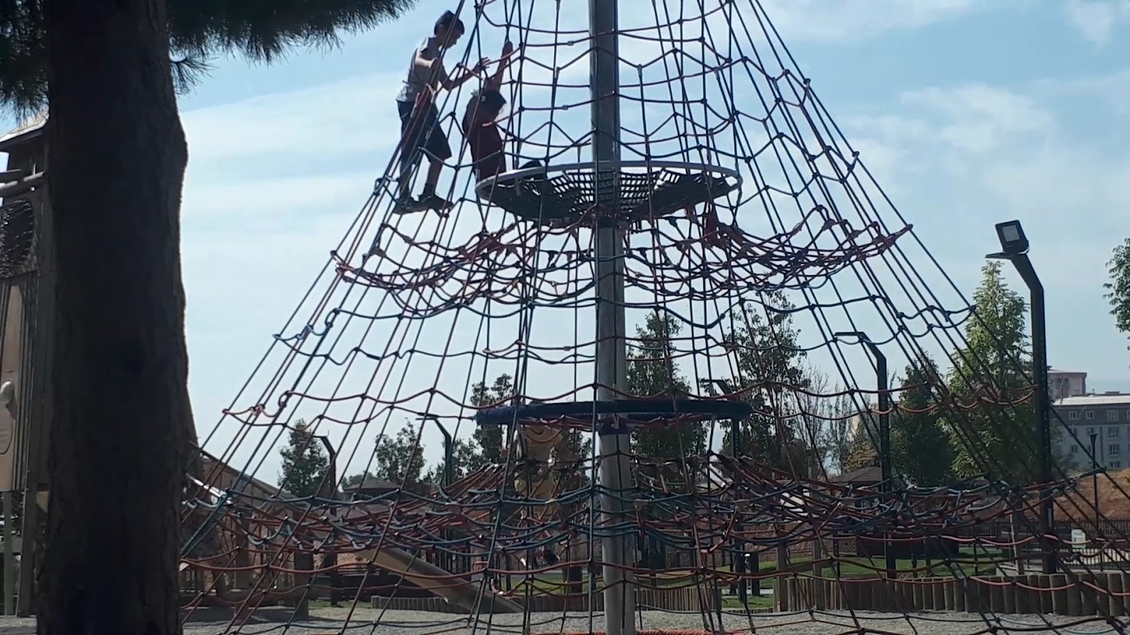 Aliya İzzetbegoviç Parkı — fotoğraf 3