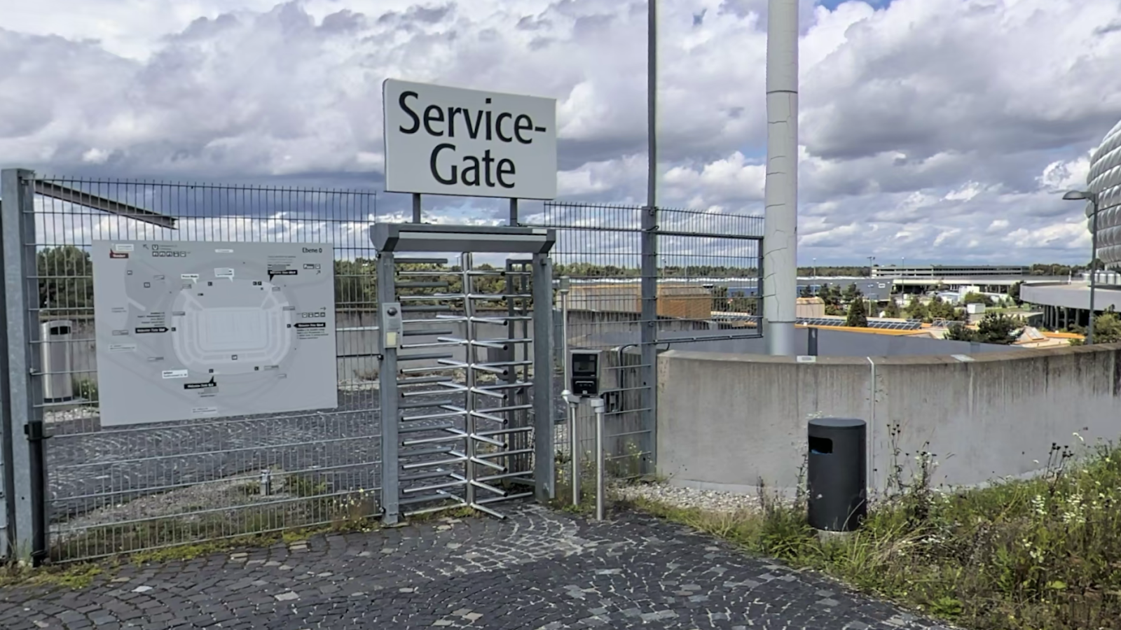Allianz Arena - service gate — photo 2