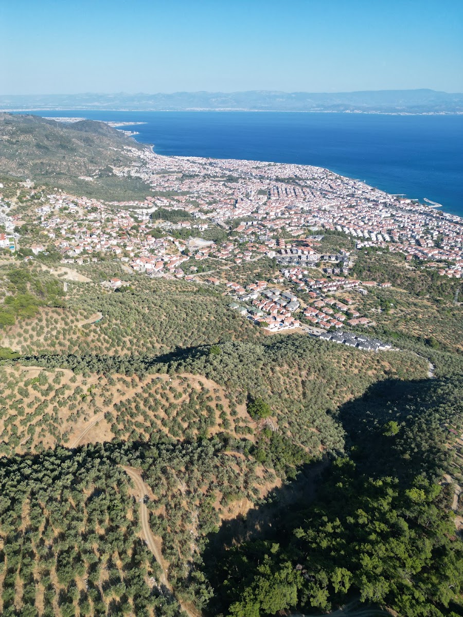 Altınoluk Merkez Parkı — fotoğraf 2