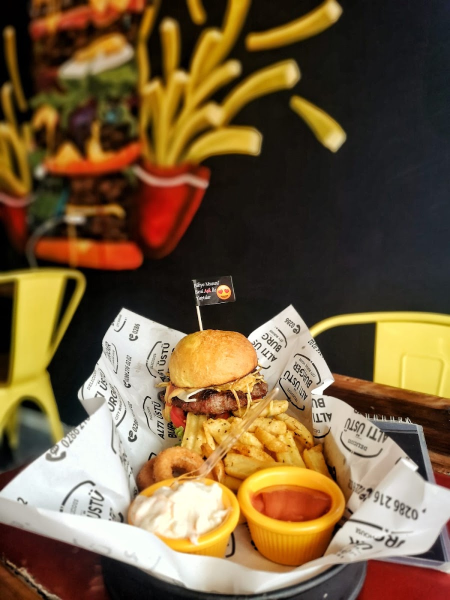 AltıüstüBurger — fotoğraf 7
