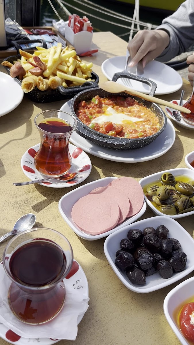 Amasra Kahvaltı Restoran Turgut Reis Cafe — fotoğraf 3