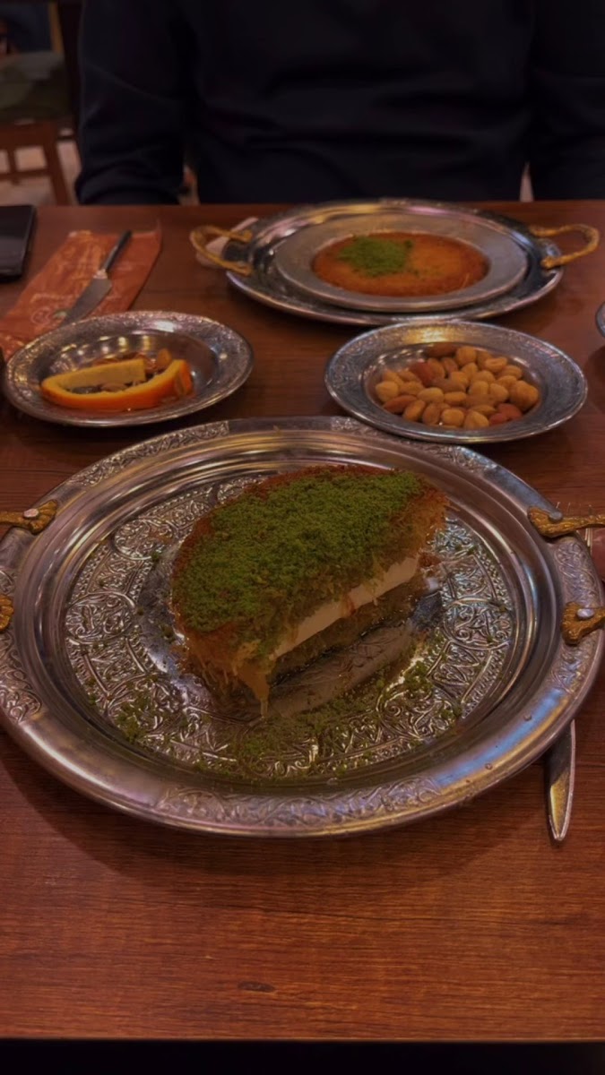 Antephan Künefe & Katmer Kars — fotoğraf 2