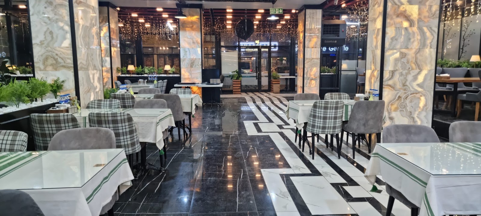 Antepi Kebap & Künefe Han ( Hunter Burger) — fotoğraf