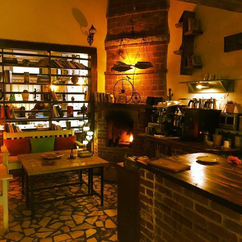 Ares Cafe — fotoğraf