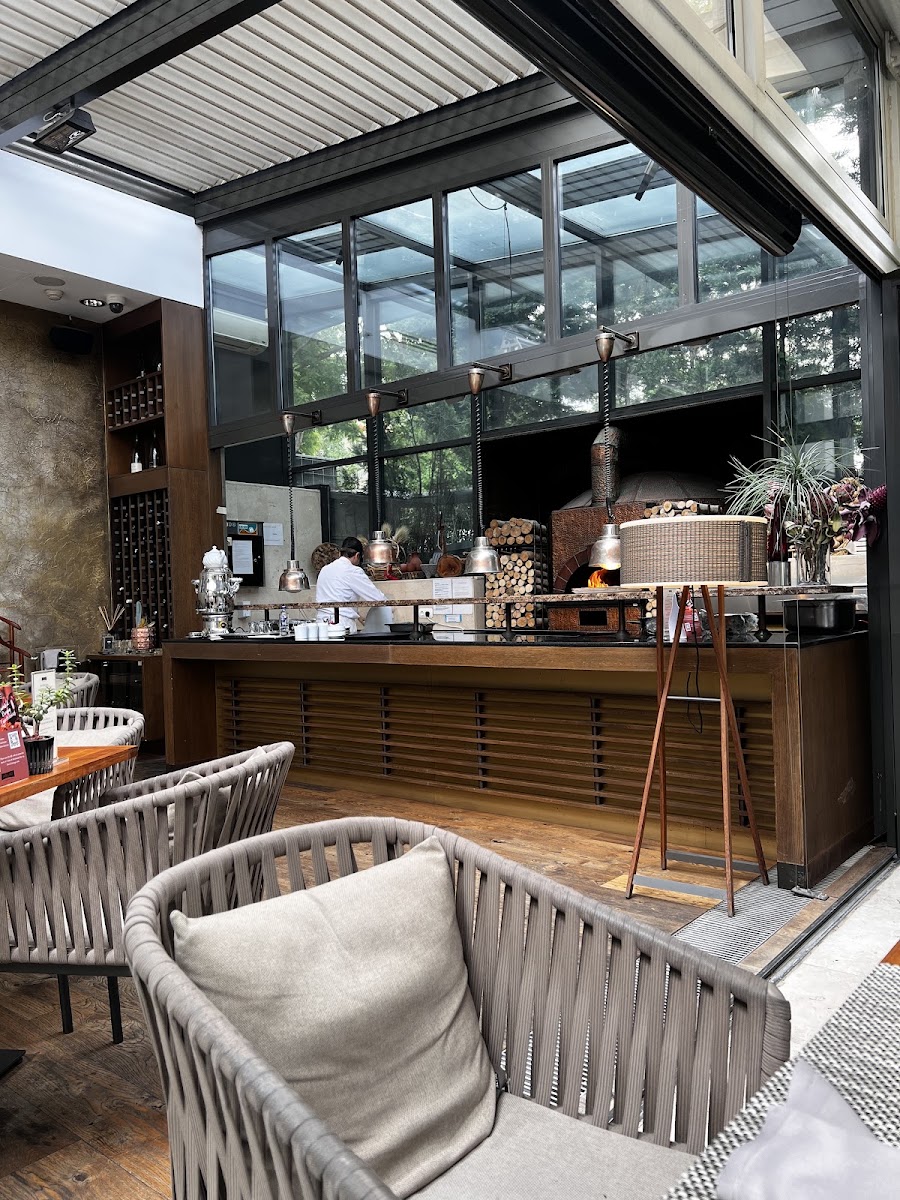 Aruni Restaurant & Bar — photo 5
