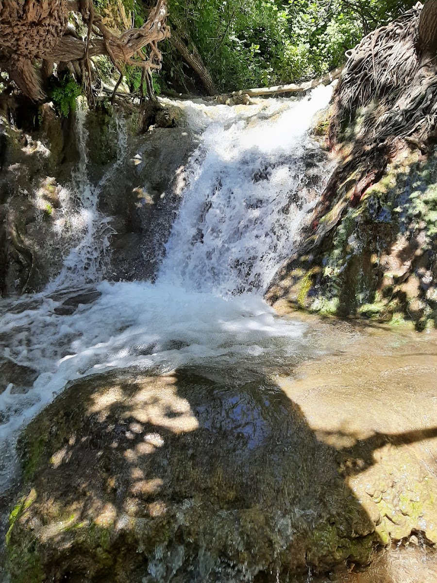 Atatürk Barajı Şelalesi