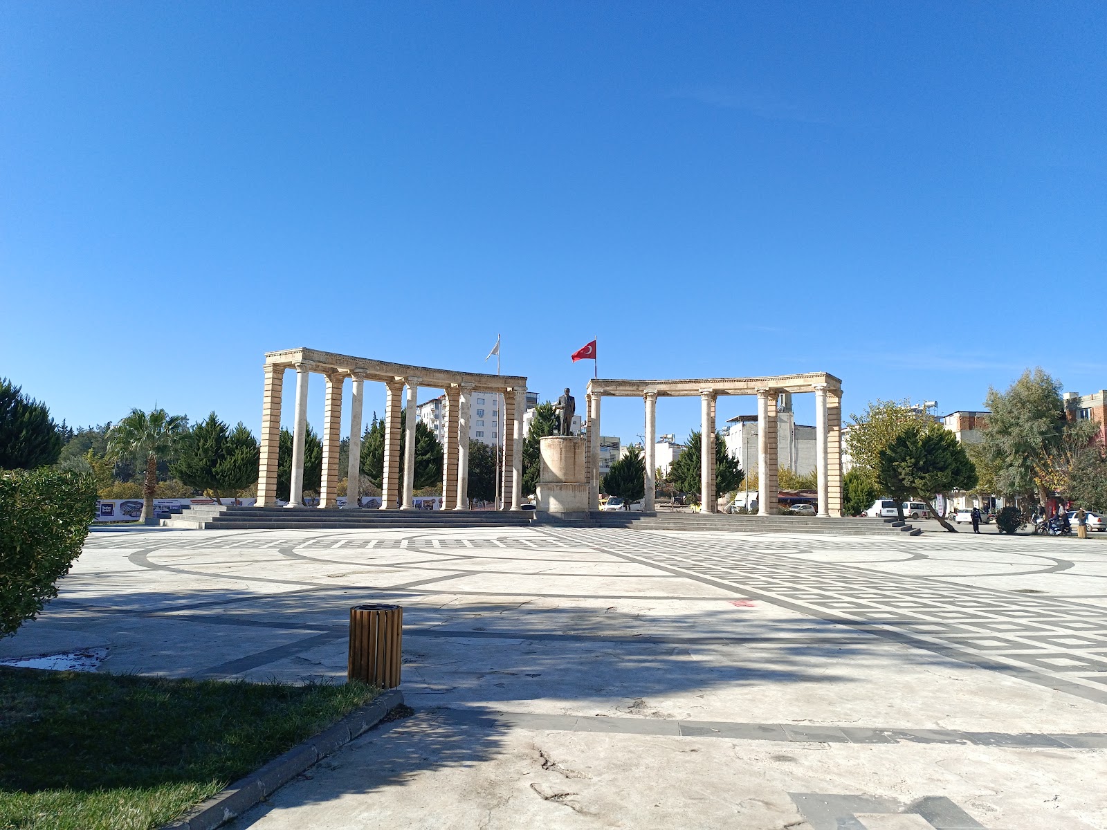 Bursa: Heykel, köprüler ve simit molası