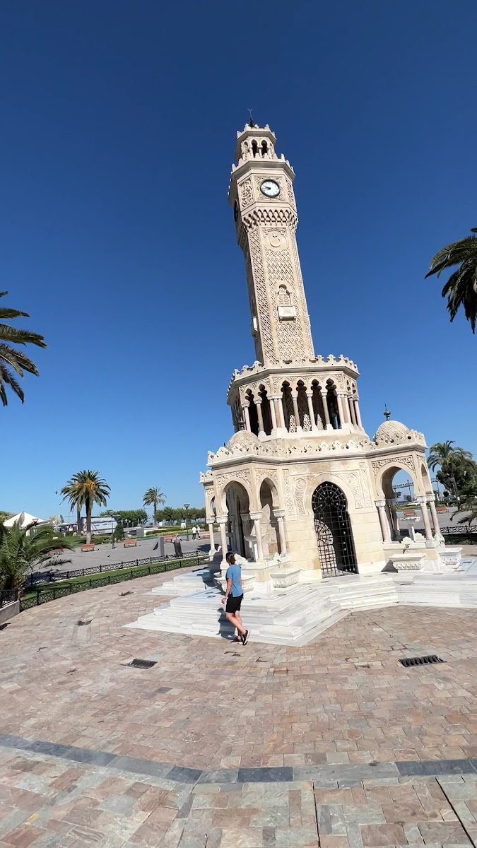 Atatürk Konak Meydanı — fotoğraf 3