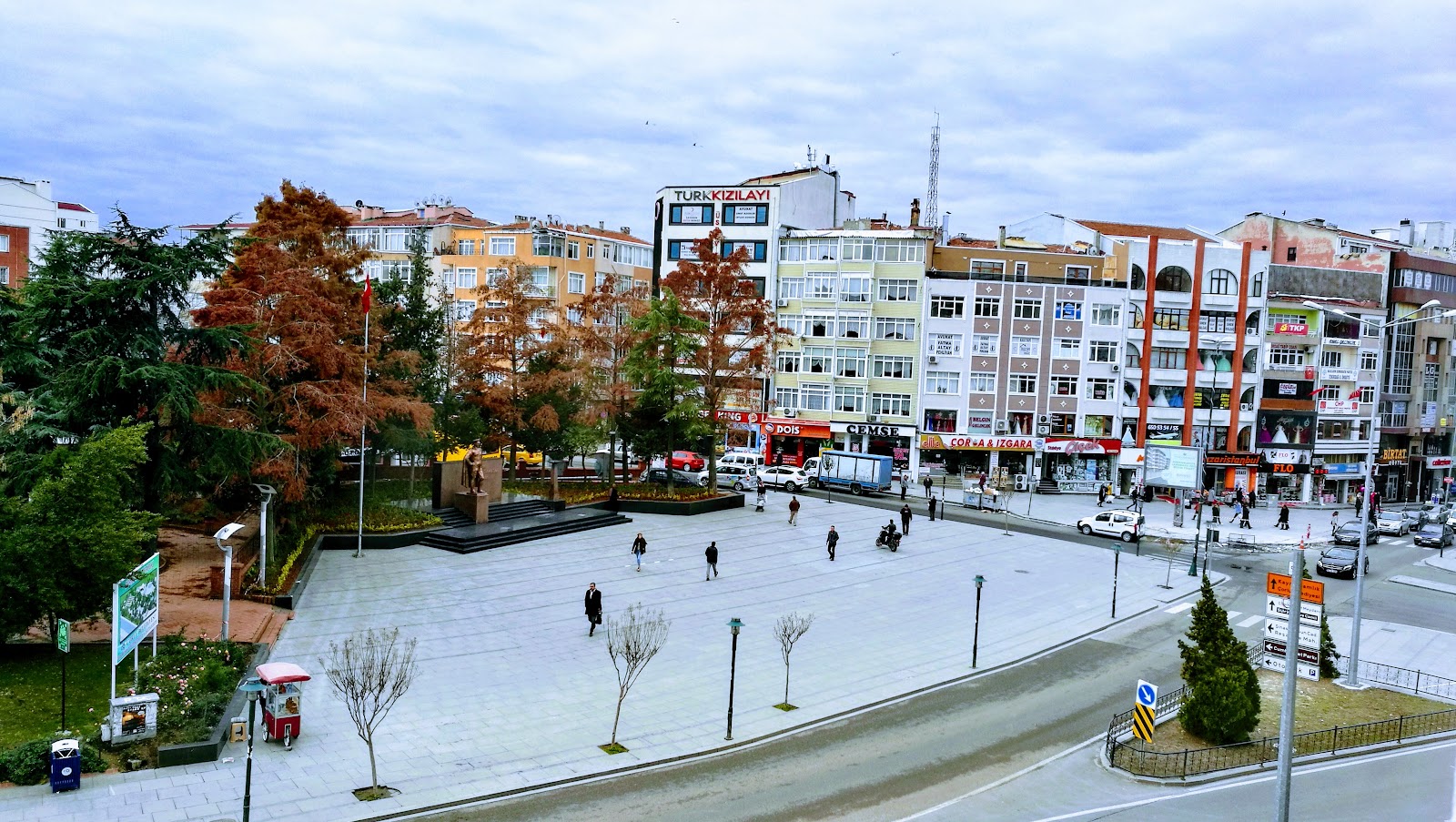 Atatürk Meydanı — fotoğraf 5