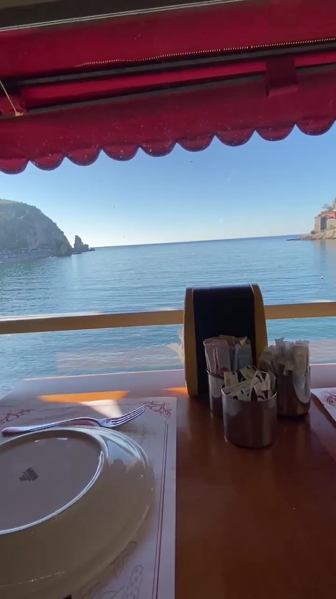 Avzem Alkolsüz Cafe Restaurant — fotoğraf 3