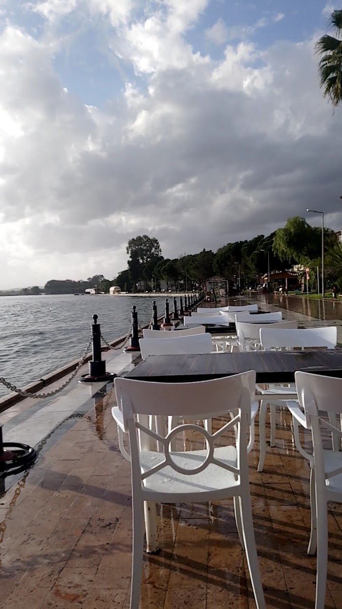AYAKLIGÖL BalıkRestaurant — fotoğraf 3