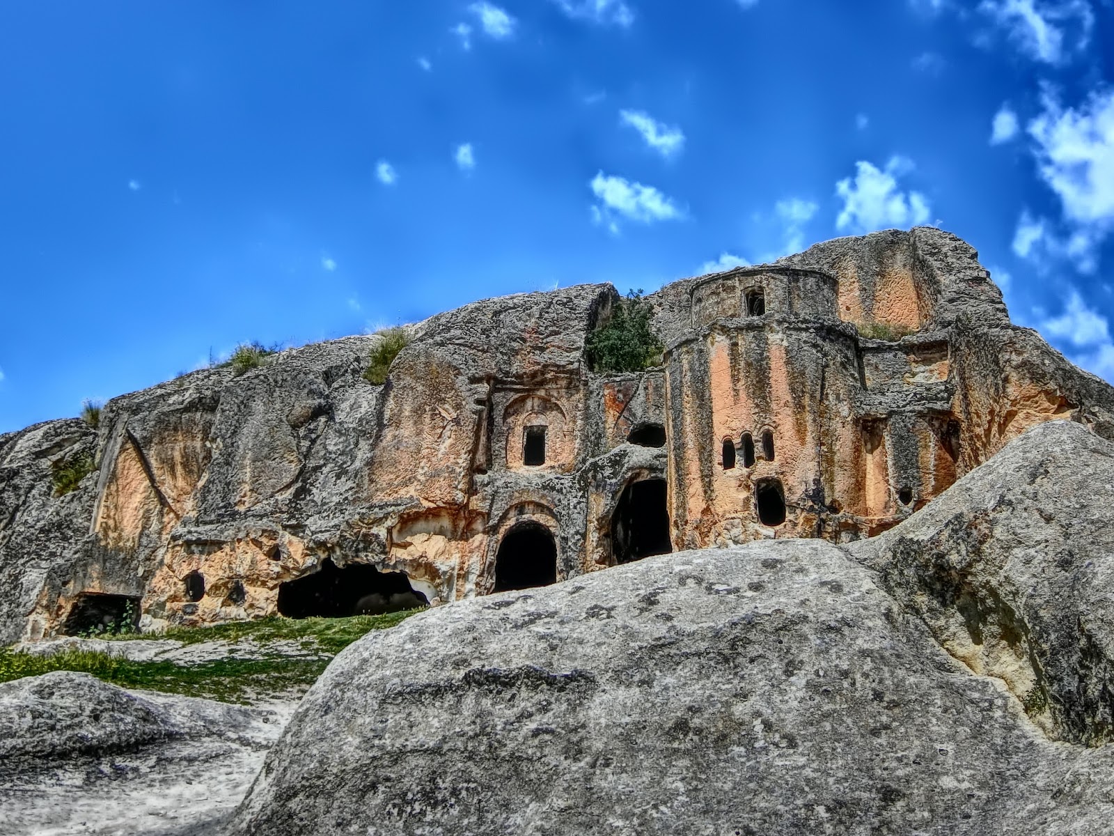 Ayazini Kaya Kilisesi