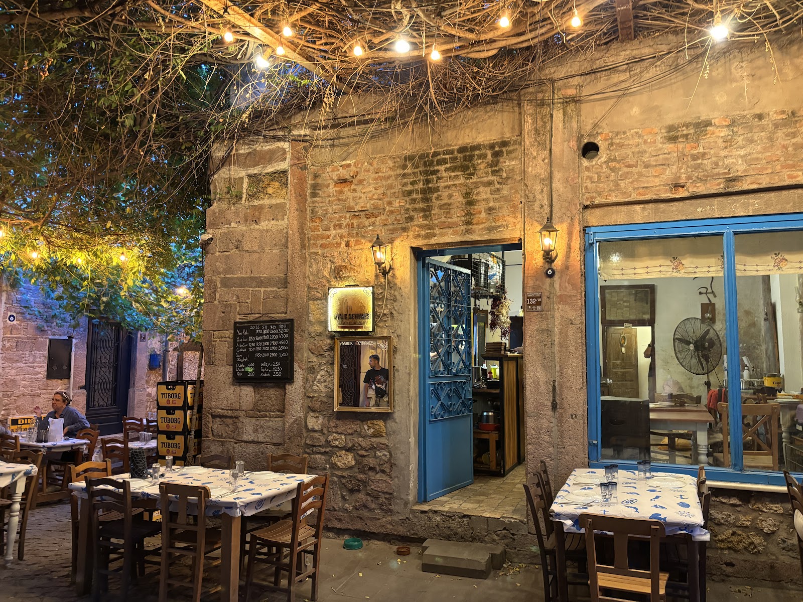 Ayvalık Meyhanesi — fotoğraf