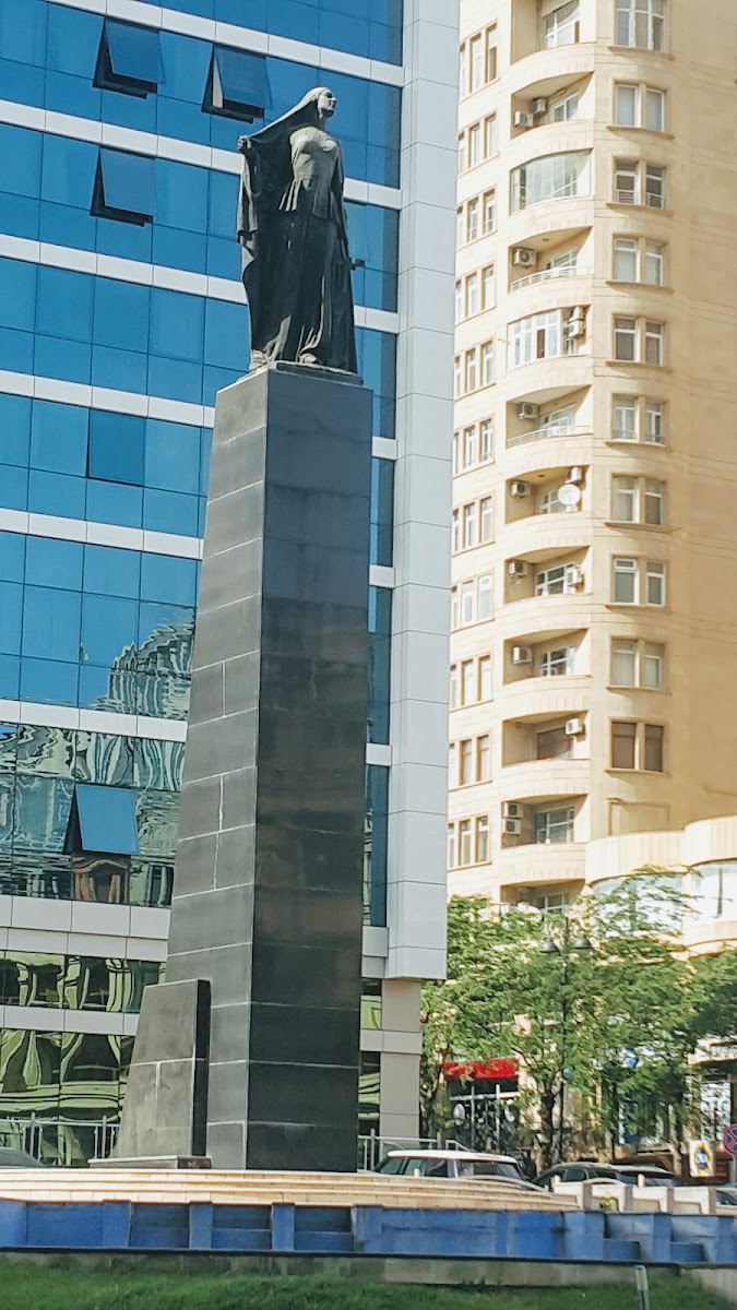 Azad Qadın Heykəli — photo 2