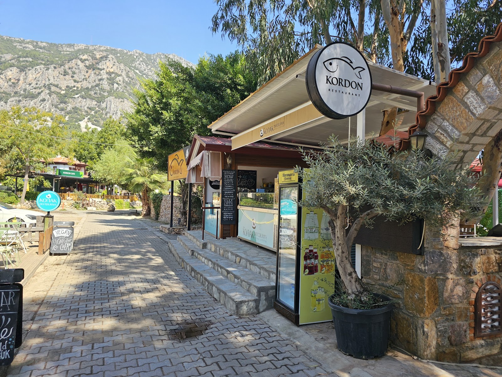 Azmak Nehri Restorantları — fotoğraf