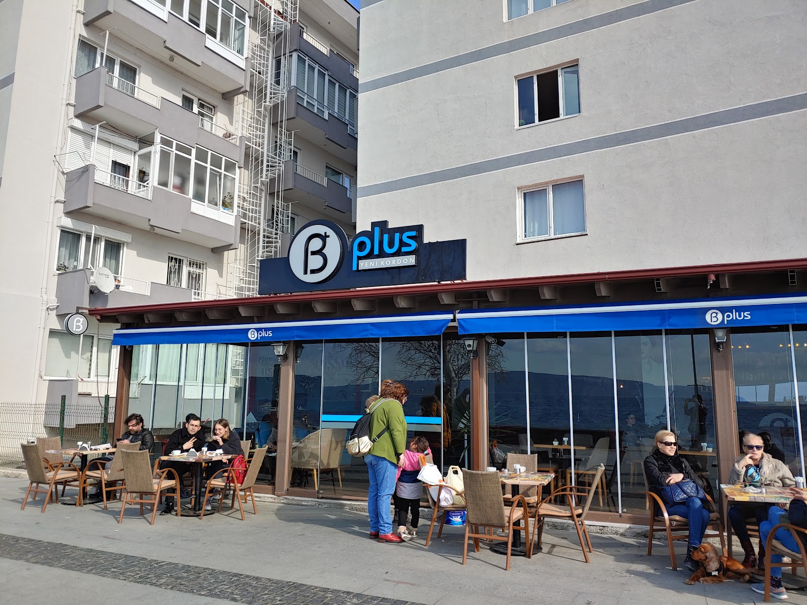B PLUS — fotoğraf