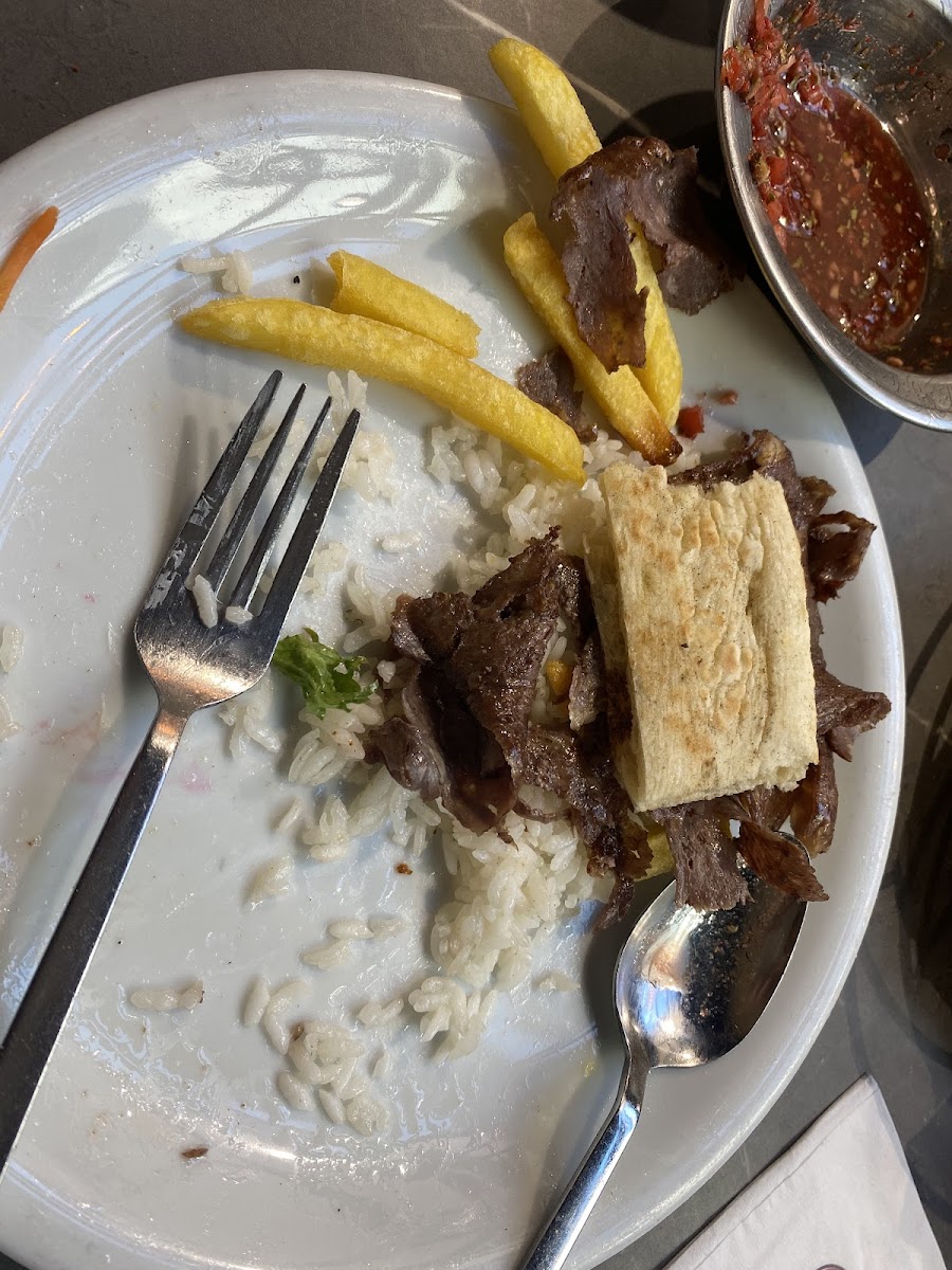 Bahçeli Bursa İskender Kebapçısı — fotoğraf 2