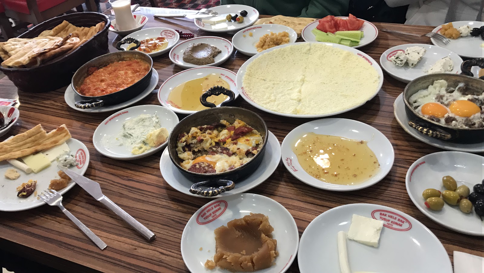 Bak Hele Bak Yusuf Konak Kahvaltı Ve Kültür Sarayı — photo 11