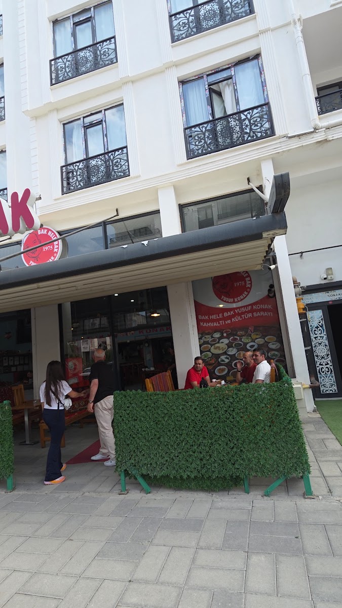 Bak Hele Bak Yusuf Konak Kahvaltı Ve Kültür Sarayı — photo 3