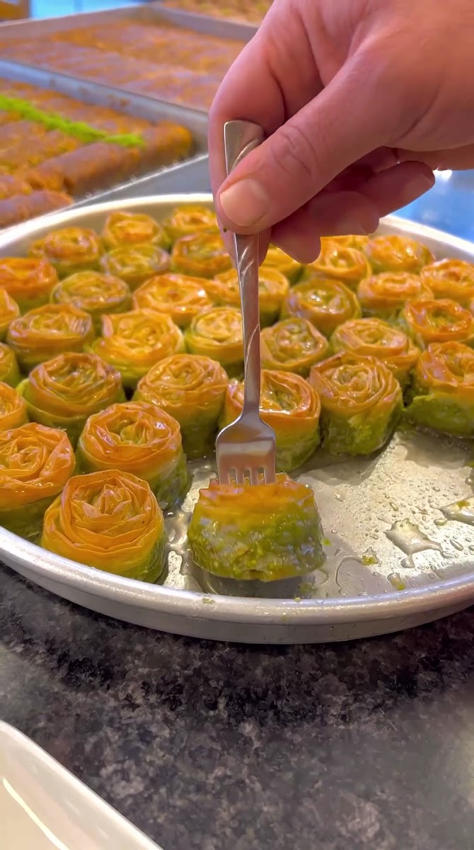 Baklavacı Adiloğlu Künefe Kadayıf — fotoğraf 3