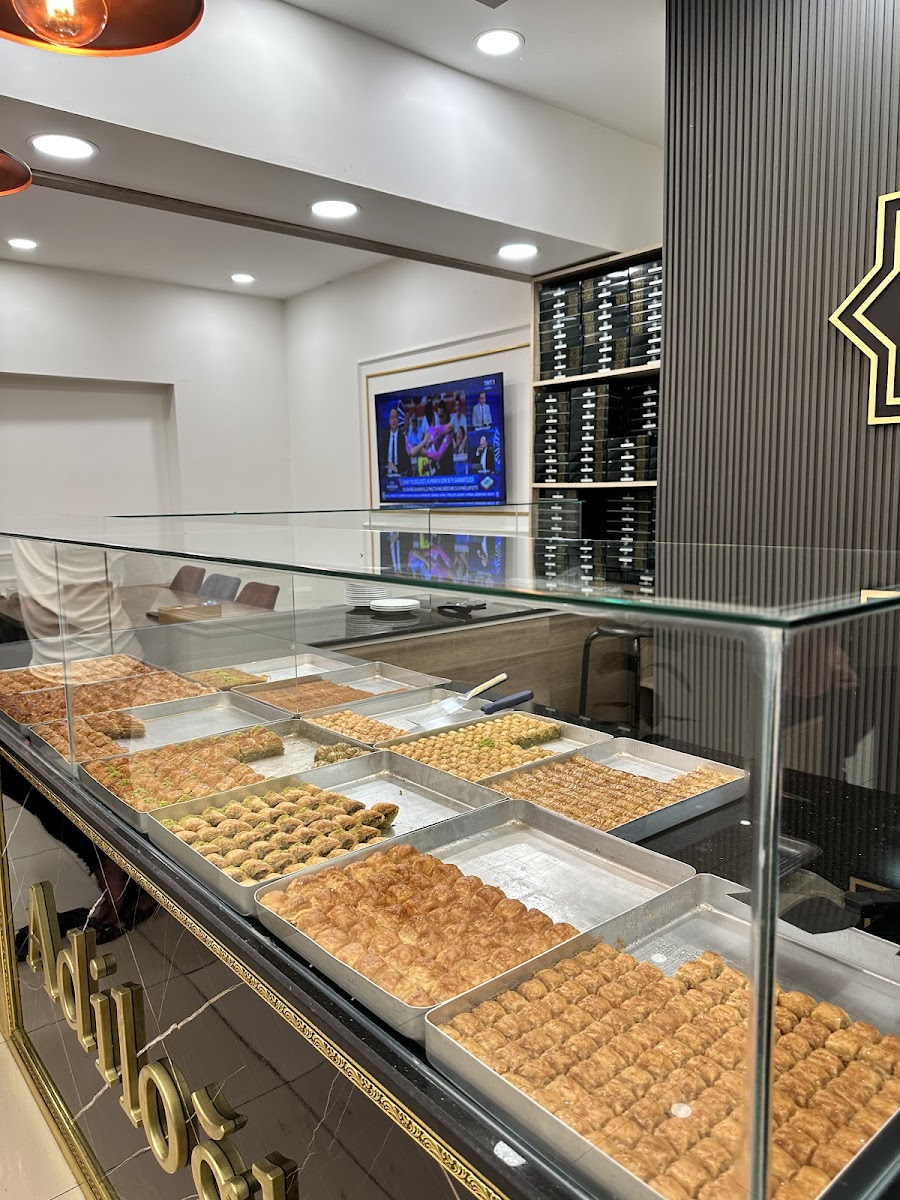 Baklavacı Adiloğlu Künefe Kadayıf — fotoğraf 5